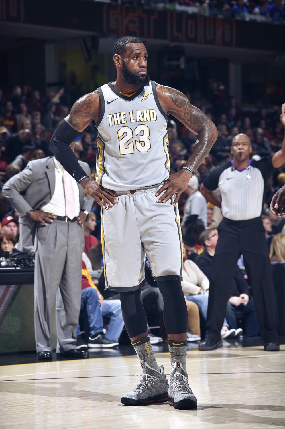 B公司攻日 B公司攻日