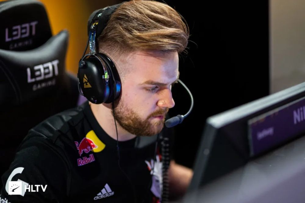 深爆发队会 深爆发队会